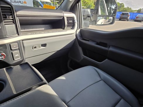 Used 2025 Ford F250 XL AWD/4WD image 13