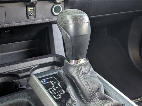 Used 2017 Toyota Tacoma TRD Off-Road image 12