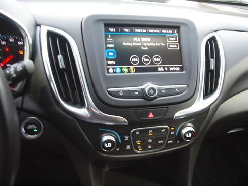 Used 2020 Chevrolet Equinox LT w/ Driver Convenience Package AWD/4WD image 10