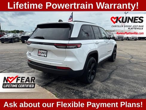 Used 2023 Jeep Grand Cherokee Altitude AWD/4WD image 11