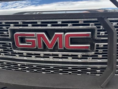 Used 2018 GMC Sierra 2500 Denali w/ Duramax Plus Package AWD/4WD image 15