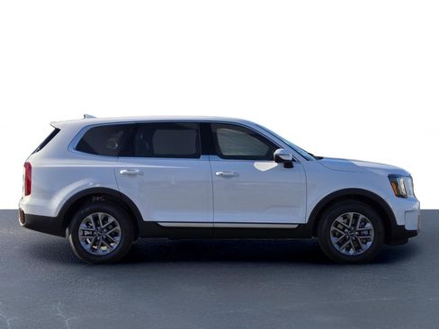 Used 2025 Kia Telluride LX FWD image 6
