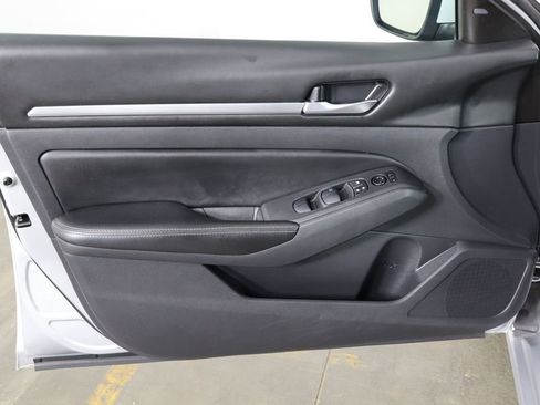 Used 2022 Nissan Altima 2.5 SV FWD image 19