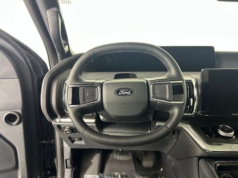 New 2026 Ford Expedition Platinum image 8