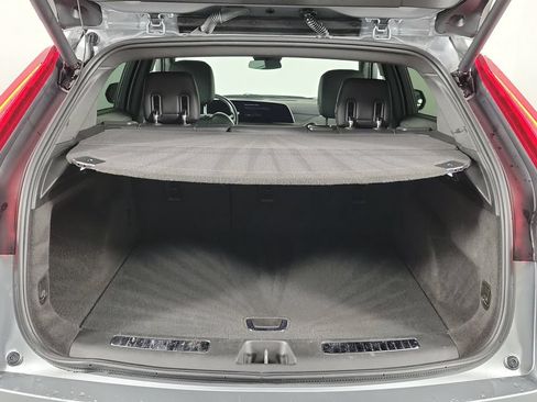 Used 2024 Cadillac XT4 Premium Luxury AWD/4WD image 9