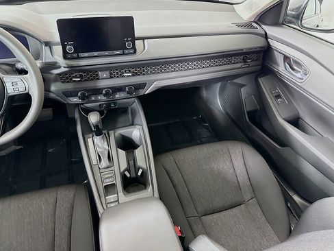 Used 2025 Honda Accord SE image 25
