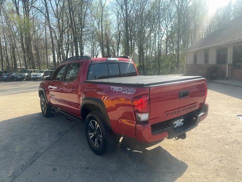 Used 2016 Toyota Tacoma TRD Sport w/ Towing Package image 7