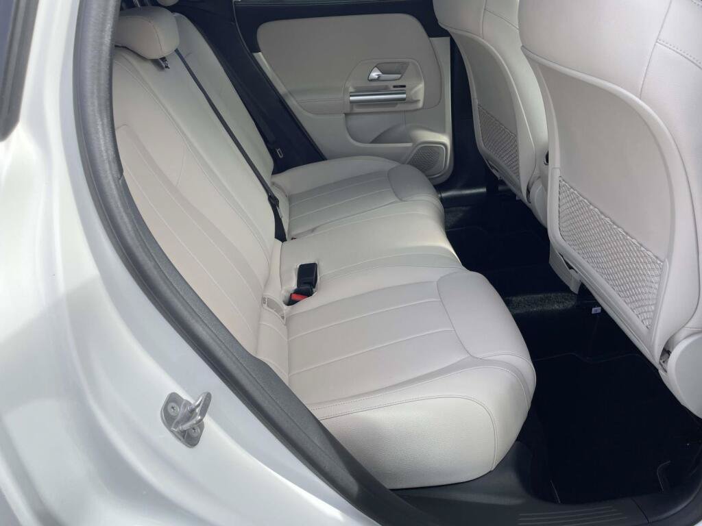 Used 2024 Mercedes-Benz GLA 250 4MATIC image 19