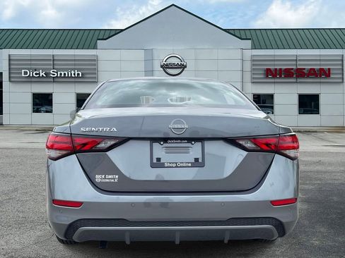 Used 2025 Nissan Sentra S image 5