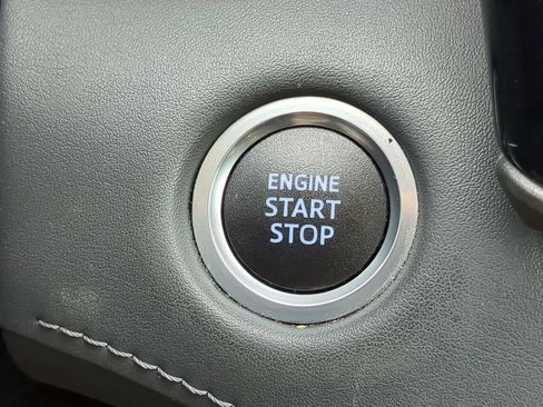 Used 2021 Toyota Highlander XLE image 35