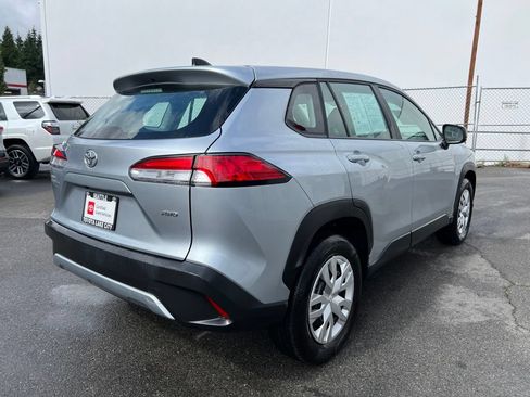 Used 2025 Toyota Corolla Cross L AWD/4WD image 4