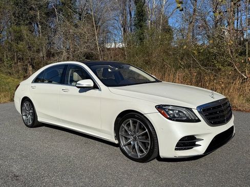 Used 2020 Mercedes-Benz S 560 Sedan image 4