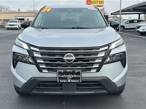 Used 2024 Nissan Rogue S image 11