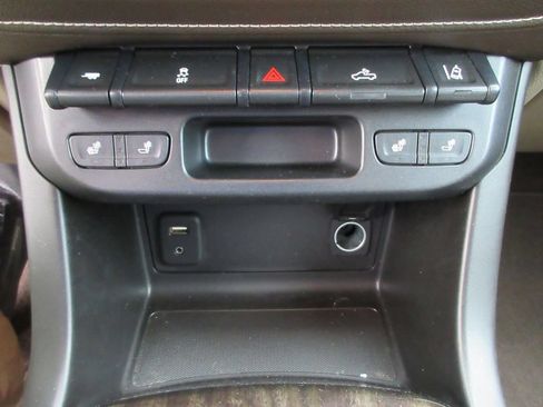 Certified 2016 GMC Canyon SLT w/ Driver Alert Package AWD/4WD image 28