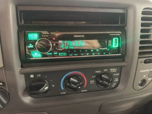 Used 1999 Ford F150 XLT image 11