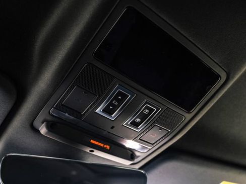 New 2026 Land Rover Defender 110 S AWD/4WD image 43