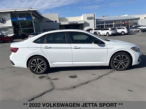 Used 2022 Volkswagen Jetta Sport image 2