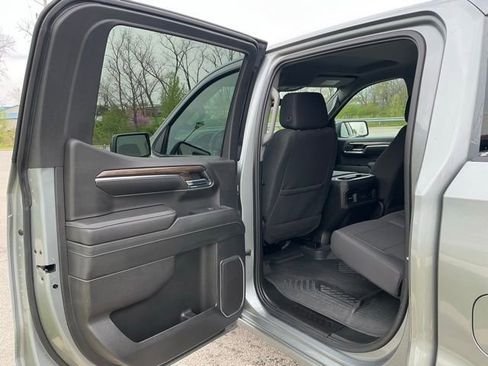 Used 2023 Chevrolet Silverado 1500 RST AWD/4WD image 16