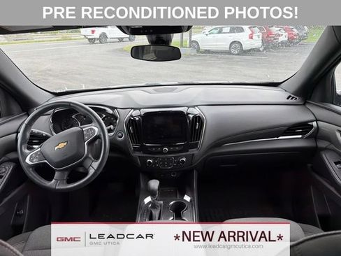 Used 2023 Chevrolet Traverse LT AWD/4WD image 17