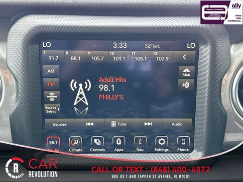 Used 2023 Jeep Gladiator Overland AWD/4WD image 17