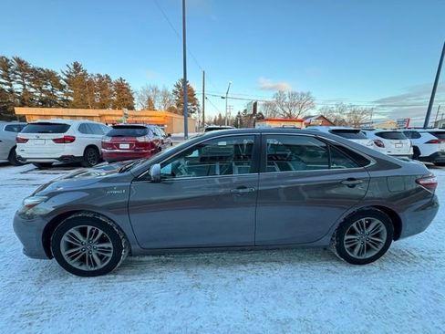 Used 2016 Toyota Camry SE image 4