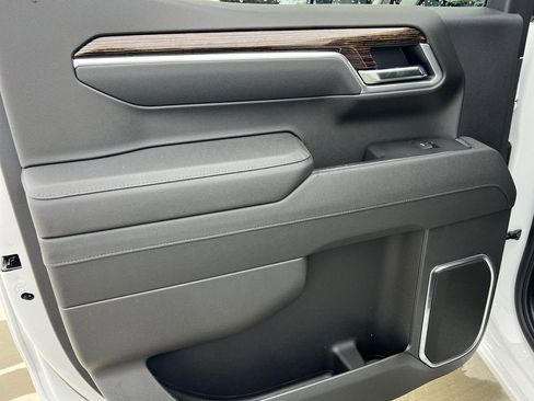 New 2026 GMC Sierra 1500 Elevation image 25