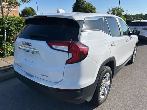 Used 2024 GMC Terrain SLE AWD/4WD image 3