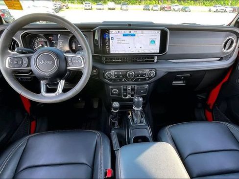 Used 2024 Jeep Wrangler Unlimited Sahara AWD/4WD image 7