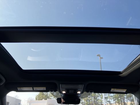 Used 2024 Honda Pilot TrailSport image 32