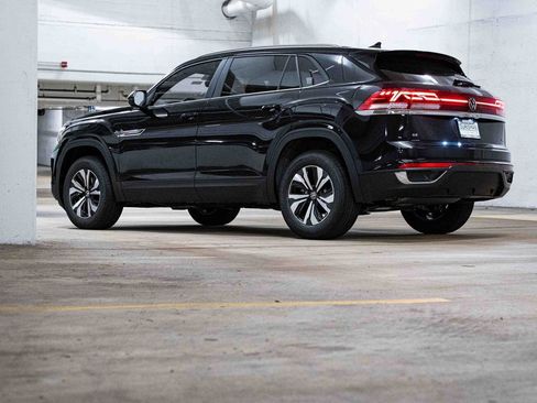 New 2026 Volkswagen Atlas Cross Sport SE image 5