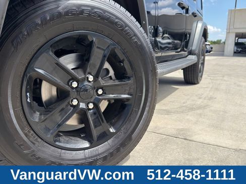 Used 2022 Jeep Wrangler Unlimited Sport AWD/4WD image 3