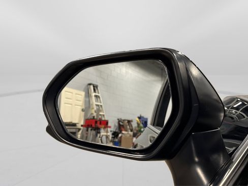 Used 2020 Toyota Camry LE image 14