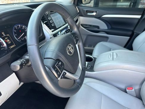 Used 2015 Toyota Highlander XLE FWD image 34