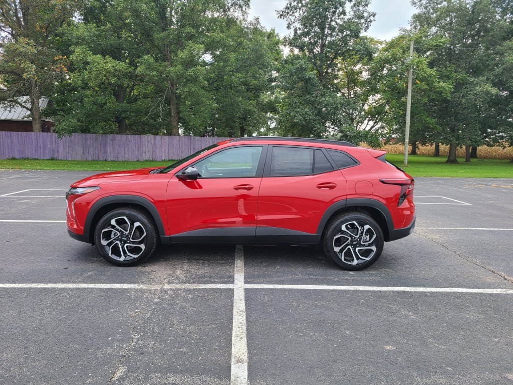 New 2026 Chevrolet Trax RS w/ Driver Confidence Package FWD image 3