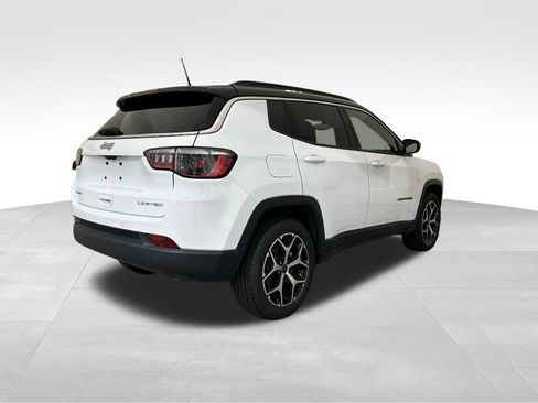 Used 2025 Jeep Compass Limited AWD/4WD image 5