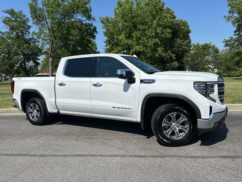 Used 2025 GMC Sierra 1500 SLT AWD/4WD image 2