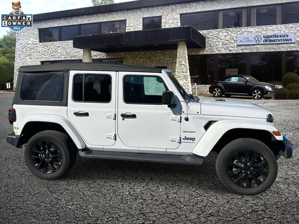 Used 2023 Jeep Wrangler Unlimited Sahara w/ Cold Weather Group AWD/4WD image 4