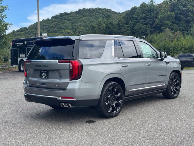 New 2026 GMC Yukon Denali w/ Denali Reserve Package AWD/4WD image 7