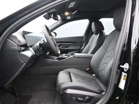 Certified 2025 BMW 530i 530i w/ Premium Package image 12