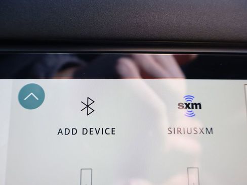 Used 2023 Land Rover Defender 90 X-Dynamic SE image 23