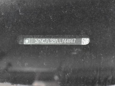 Used 2020 Chevrolet Trax LT w/ Sun & Sound Package image 30