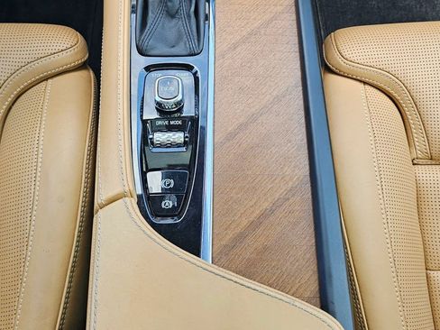Used 2016 Volvo XC90 T6 Inscription w/ Protection Package Plus AWD/4WD image 34