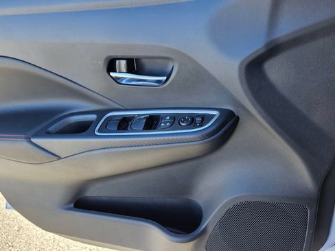 New 2025 Nissan Versa SR w/ Trunk Package FWD image 27