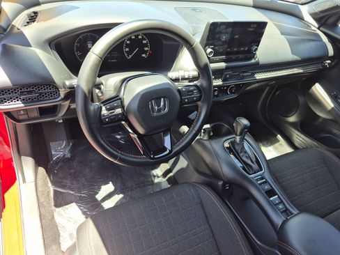Used 2025 Honda HR-V Sport image 17