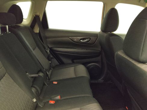 Used 2020 Nissan Rogue SV FWD image 19