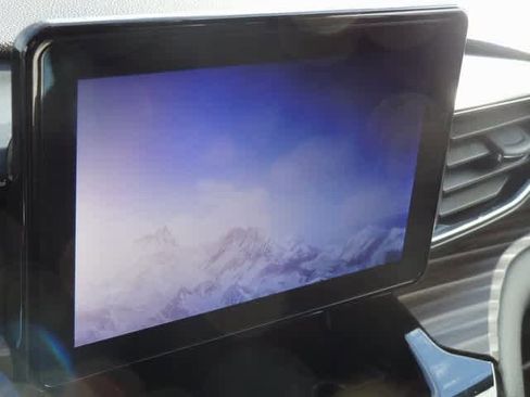 Used 2022 Ford Explorer Limited w/ Equipment Group 301A image 8