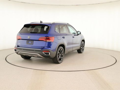 Used 2022 Volkswagen Taos SE image 6