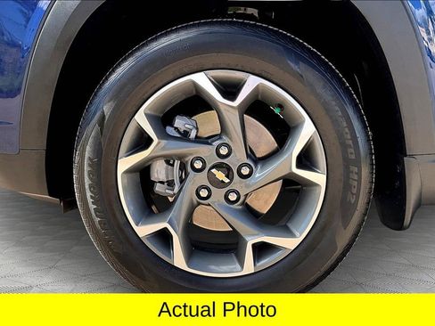 Used 2024 Chevrolet Trax LT w/ Driver Confidence Package image 8