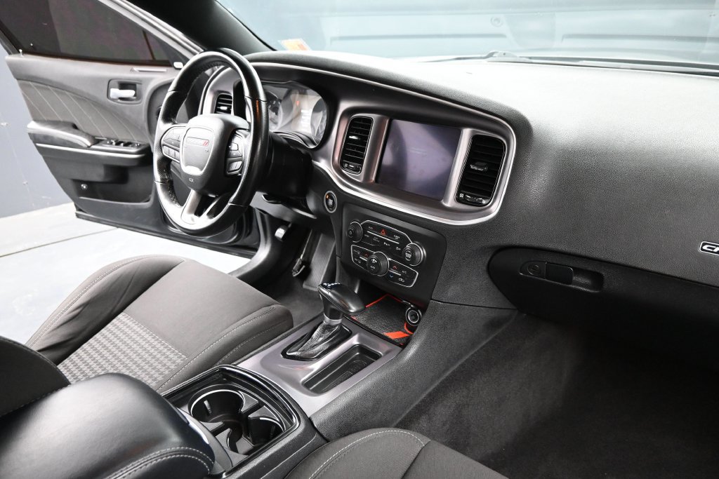 Used 2022 Dodge Charger R/T w/ Blacktop Package RWD image 22