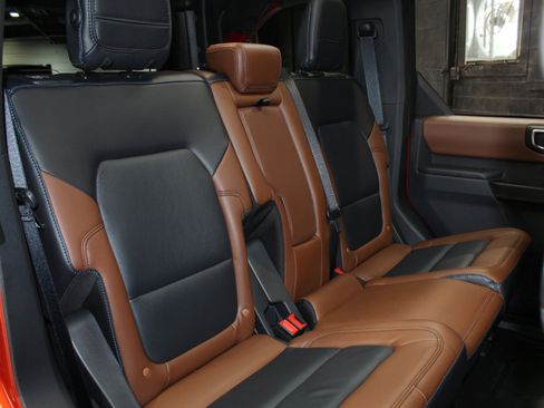 Used 2024 Ford Bronco Outer Banks AWD/4WD image 49